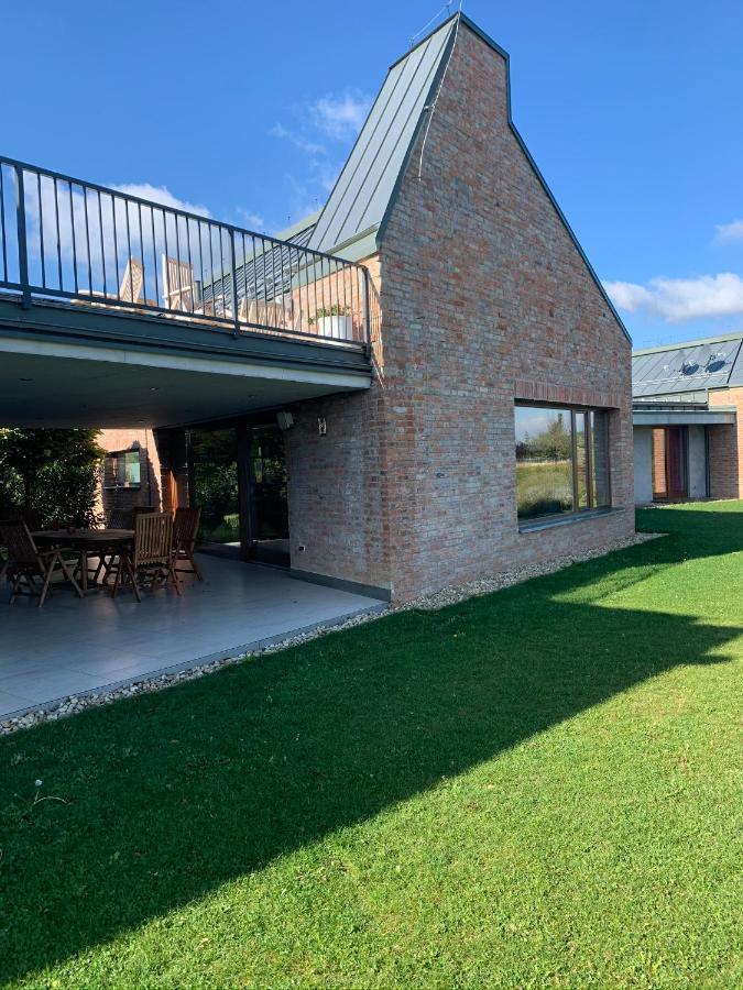 Oeregtoelgy Vendeghaz Villa Szár Buitenkant foto